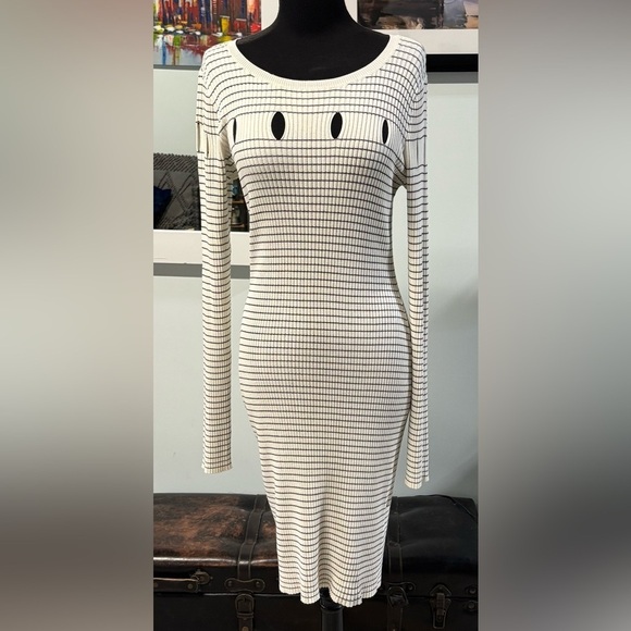 ❤️Guess Black and White Keyhole Long Sleeve Dress: Large - Picture 1 of 6